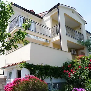 Apartment Ivana, Ravni