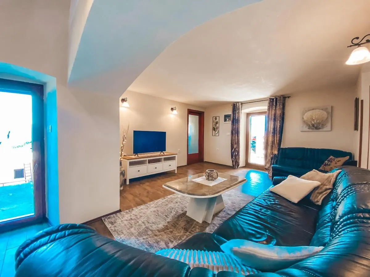 Apartment Holiday Home Istra Plomin